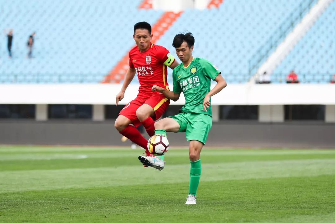 关于半场焦点：比分54-52，北京队略有领先！的信息